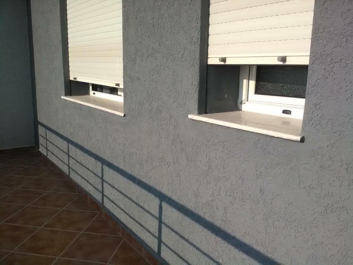 Lindita'S Seaview Appartment Vlore Exterior photo
